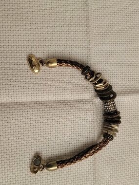 Chico's - Chunky Multi-Ring Braided Bracelet in Gold and Brown